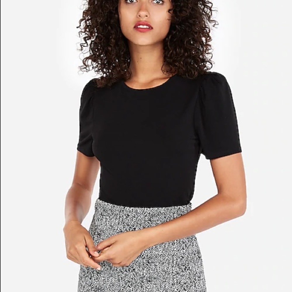 Express crew neck puff sleeve tee NWT black